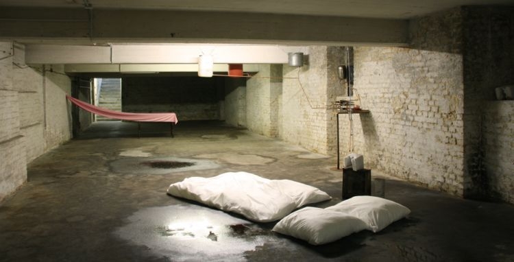 <p>Adrian Lohmüller<br />Die Braut spricht<br /><br />2009<br />Installation view<br />Cruise & Callas</p>