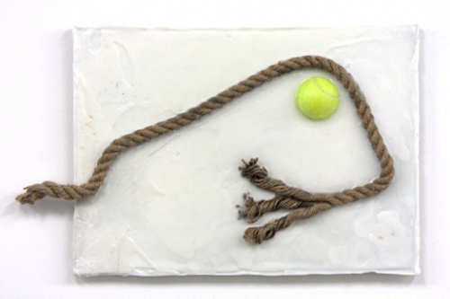 <p>Drei unausführbare Verschiebungen: von Norden nach Süden</p><p> </p><p>2013<br />wax, rope, tennis ball<br />37,5 x 60 x 4 cm</p>