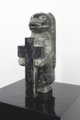 Grusader<br /><br />2009<br />Diabas<br />41 x 13 x 18 cm